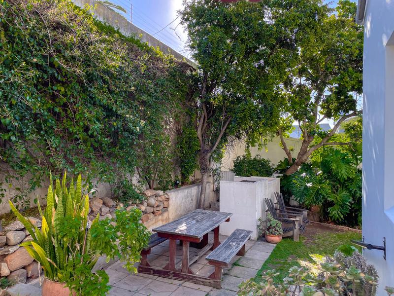 2 Bedroom Property for Sale in Green Point Western Cape